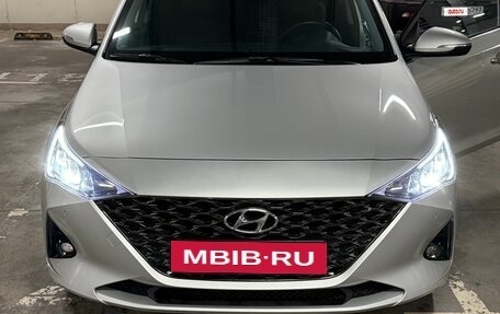 Hyundai Solaris II рестайлинг, 2021 год, 1 900 000 рублей, 10 фотография