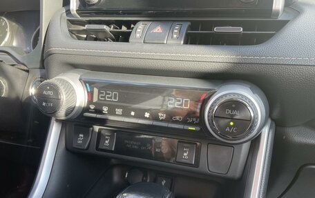 Toyota RAV4, 2021 год, 2 930 000 рублей, 14 фотография