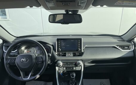 Toyota RAV4, 2021 год, 2 930 000 рублей, 6 фотография