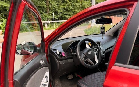 Hyundai Solaris II рестайлинг, 2011 год, 700 000 рублей, 6 фотография