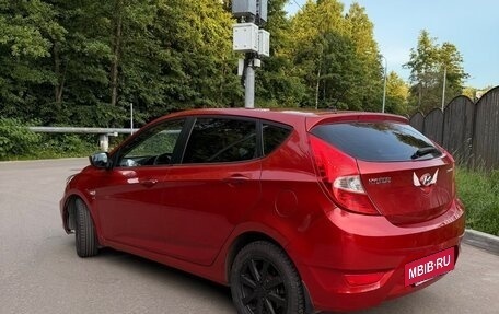 Hyundai Solaris II рестайлинг, 2011 год, 700 000 рублей, 3 фотография