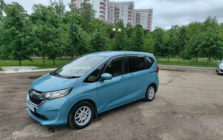 Honda Freed II, 2019 год, 1 390 000 рублей, 2 фотография
