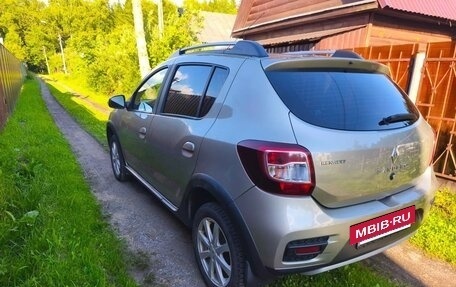 Renault Sandero II рестайлинг, 2018 год, 1 000 000 рублей, 2 фотография
