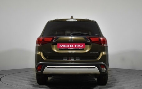 Mitsubishi Outlander III рестайлинг 3, 2019 год, 2 230 000 рублей, 7 фотография