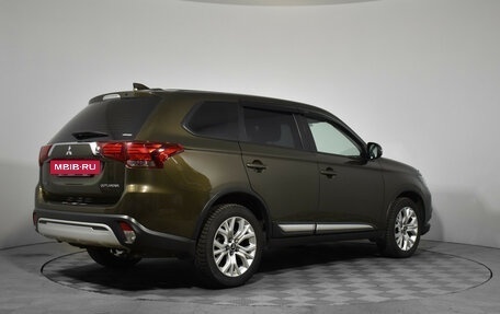 Mitsubishi Outlander III рестайлинг 3, 2019 год, 2 230 000 рублей, 6 фотография