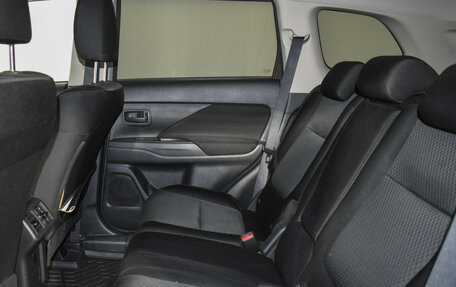 Mitsubishi Outlander III рестайлинг 3, 2019 год, 2 230 000 рублей, 12 фотография