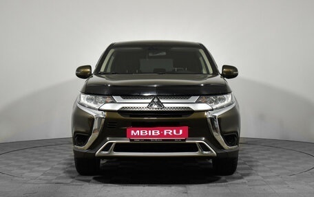 Mitsubishi Outlander III рестайлинг 3, 2019 год, 2 230 000 рублей, 3 фотография