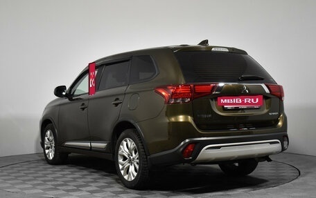 Mitsubishi Outlander III рестайлинг 3, 2019 год, 2 230 000 рублей, 8 фотография