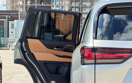 Lexus LX, 2022 год, 15 800 000 рублей, 12 фотография