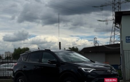Toyota RAV4, 2017 год, 2 400 000 рублей, 3 фотография