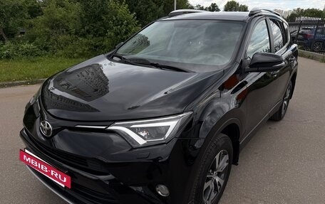 Toyota RAV4, 2017 год, 2 400 000 рублей, 24 фотография