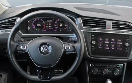 Volkswagen Tiguan II, 2019 год, 2 250 000 рублей, 7 фотография