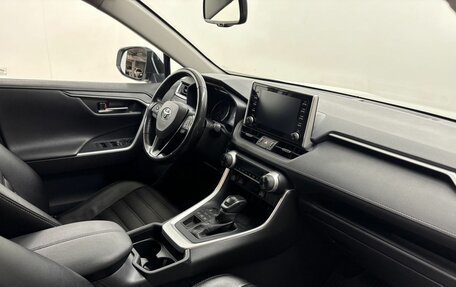 Toyota RAV4, 2020 год, 3 198 000 рублей, 12 фотография