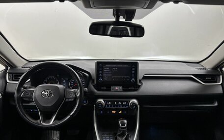 Toyota RAV4, 2020 год, 3 198 000 рублей, 17 фотография