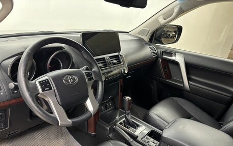 Toyota Land Cruiser Prado 150 рестайлинг 2, 2017 год, 4 050 000 рублей, 11 фотография