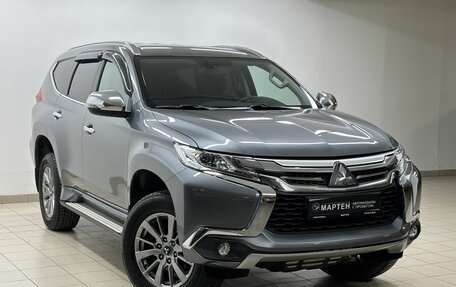 Mitsubishi Pajero Sport III рестайлинг, 2017 год, 3 350 000 рублей, 3 фотография