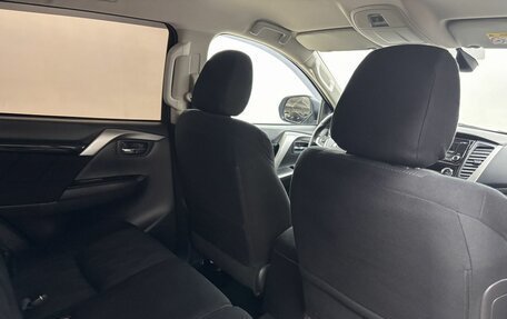Mitsubishi Pajero Sport III рестайлинг, 2017 год, 3 350 000 рублей, 13 фотография