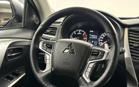 Mitsubishi Pajero Sport III рестайлинг, 2017 год, 3 350 000 рублей, 18 фотография