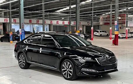 Skoda Superb III рестайлинг, 2024 год, 1 730 000 рублей, 3 фотография