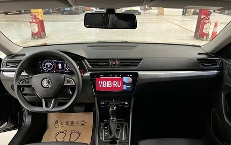 Skoda Superb III рестайлинг, 2024 год, 1 730 000 рублей, 12 фотография