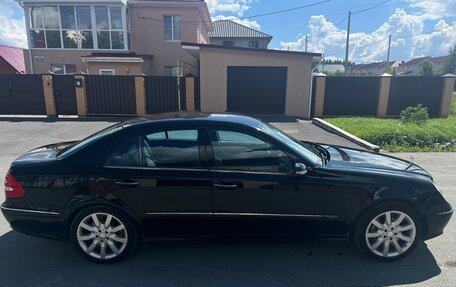 Mercedes-Benz E-Класс, 2004 год, 800 000 рублей, 3 фотография
