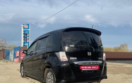 Honda Freed I, 2013 год, 910 000 рублей, 4 фотография