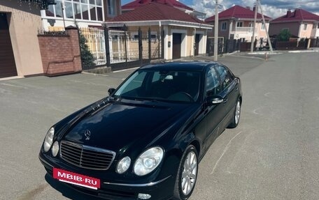 Mercedes-Benz E-Класс, 2004 год, 800 000 рублей, 24 фотография