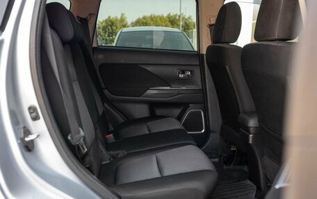 Mitsubishi Outlander III рестайлинг 3, 2012 год, 1 100 000 рублей, 17 фотография