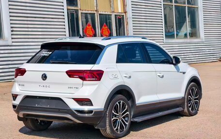Volkswagen T-Roc I, 2023 год, 1 690 000 рублей, 4 фотография