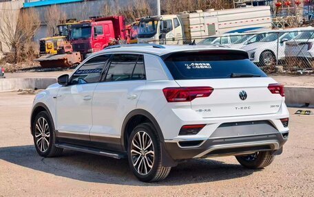 Volkswagen T-Roc I, 2023 год, 1 690 000 рублей, 5 фотография