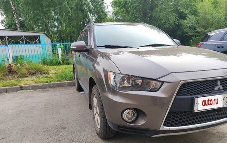 Mitsubishi Outlander III рестайлинг 3, 2010 год, 1 180 000 рублей, 3 фотография