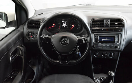 Volkswagen Polo VI (EU Market), 2015 год, 850 000 рублей, 9 фотография