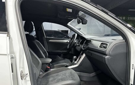 Volkswagen T-Roc I, 2023 год, 1 680 000 рублей, 5 фотография