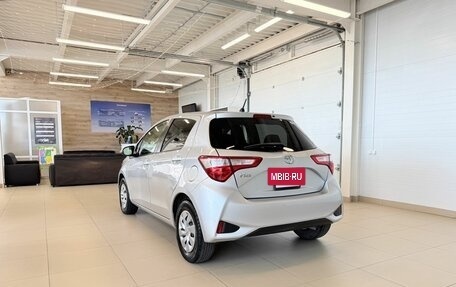 Toyota Vitz, 2017 год, 1 079 000 рублей, 4 фотография