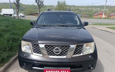 Nissan Pathfinder, 2007 год, 940 000 рублей, 1 фотография