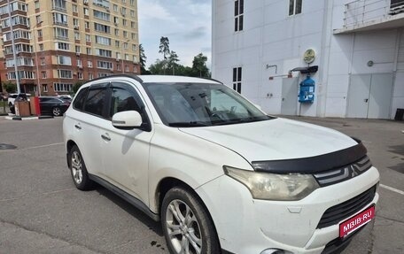 Mitsubishi Outlander III рестайлинг 3, 2013 год, 1 200 000 рублей, 1 фотография
