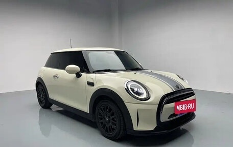 MINI Clubman, 2022 год, 1 999 000 рублей, 4 фотография