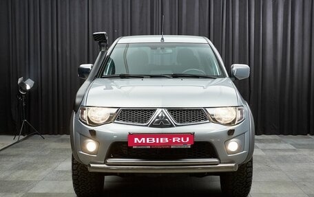 Mitsubishi L200 IV рестайлинг, 2013 год, 1 649 000 рублей, 2 фотография