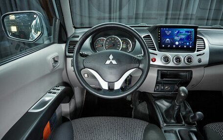 Mitsubishi L200 IV рестайлинг, 2013 год, 1 649 000 рублей, 11 фотография