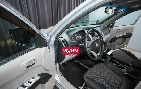 Mitsubishi L200 IV рестайлинг, 2013 год, 1 649 000 рублей, 12 фотография