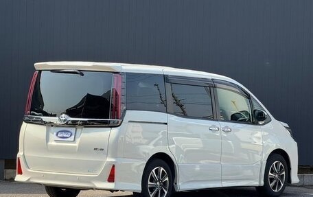 Toyota Noah III, 2021 год, 1 850 000 рублей, 4 фотография