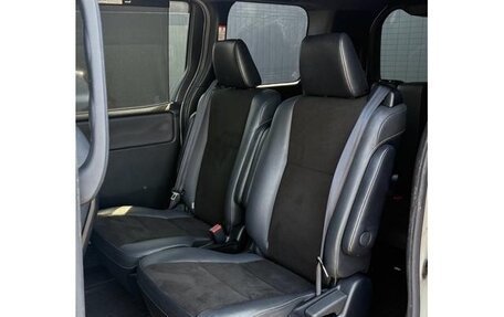 Toyota Noah III, 2021 год, 1 850 000 рублей, 16 фотография