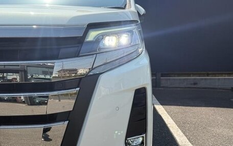 Toyota Noah III, 2021 год, 1 850 000 рублей, 7 фотография