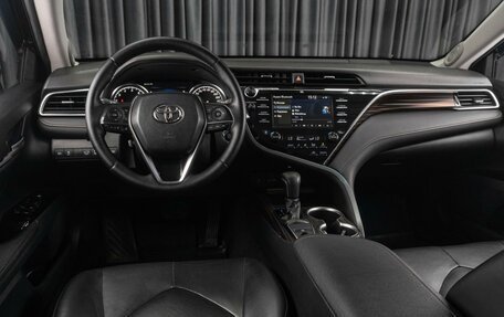 Toyota Camry, 2019 год, 3 249 000 рублей, 15 фотография