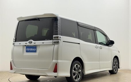 Toyota Voxy III, 2021 год, 1 825 000 рублей, 6 фотография