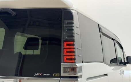 Toyota Voxy III, 2021 год, 1 825 000 рублей, 12 фотография