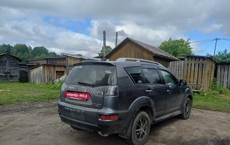 Mitsubishi Outlander III рестайлинг 3, 2010 год, 900 000 рублей, 3 фотография