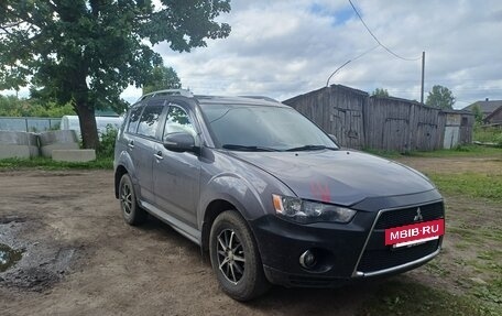 Mitsubishi Outlander III рестайлинг 3, 2010 год, 900 000 рублей, 2 фотография