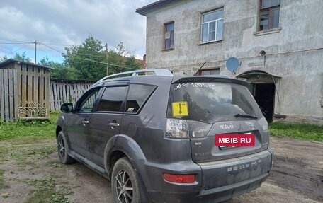 Mitsubishi Outlander III рестайлинг 3, 2010 год, 900 000 рублей, 4 фотография
