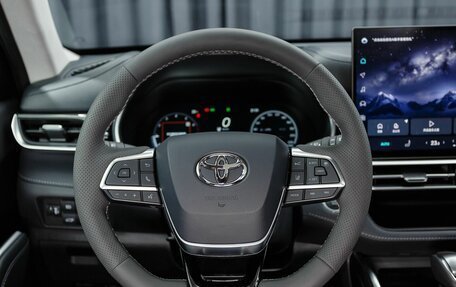 Toyota Highlander, 2026 год, 5 599 000 рублей, 22 фотография